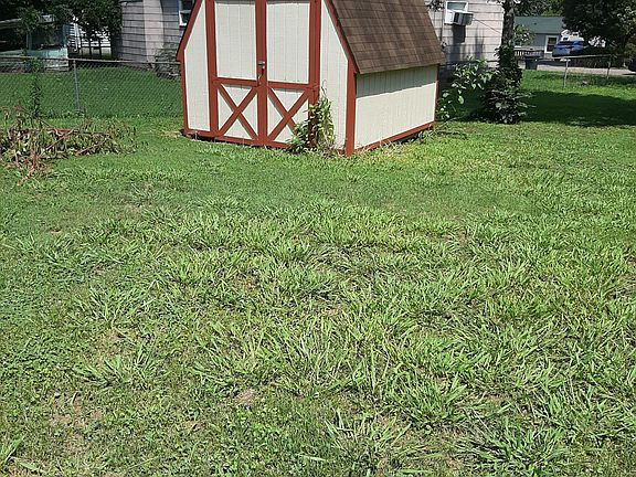 5th image of 2152 Berea Ave
