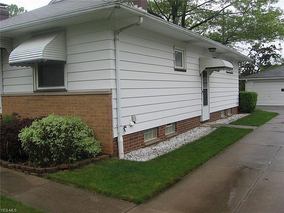 2nd image of 13709 Linn Ave
