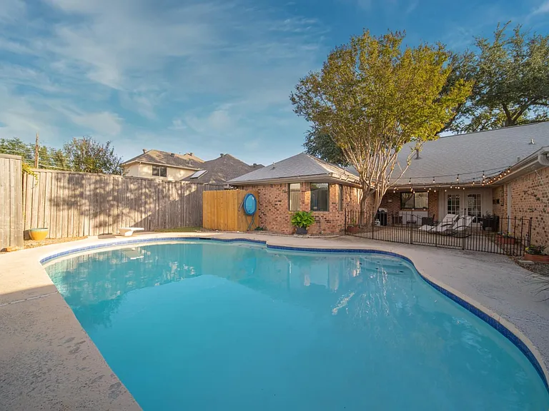 1507 Broadmoor Dr — Photo 35