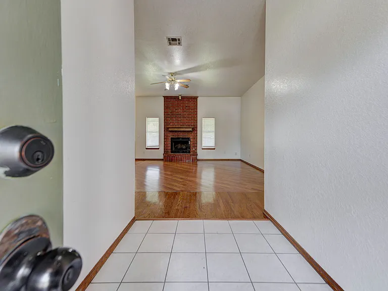 2809 E Lake Dr — Photo 8