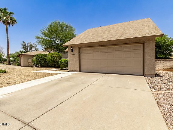 3rd image of 1614 E JACINTO Avenue