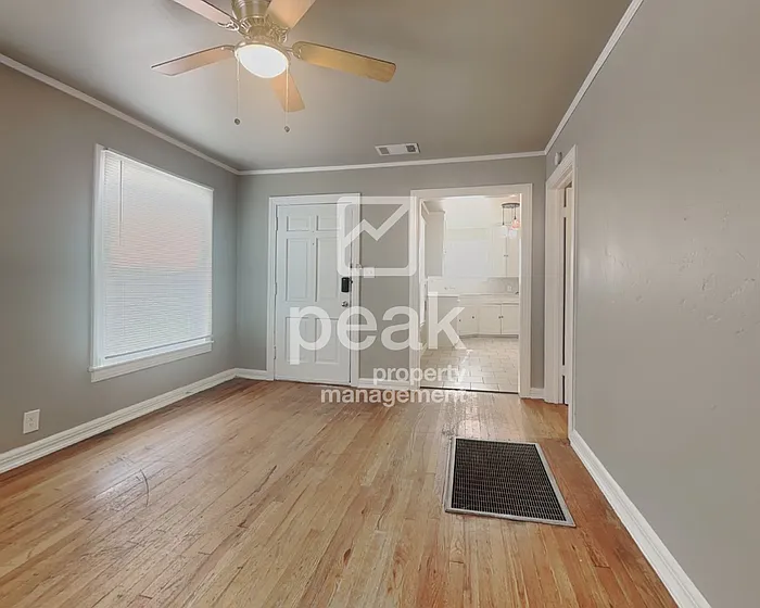 3 bed, 1.0 bath, 890 sqft, $1,699 — Photo 3