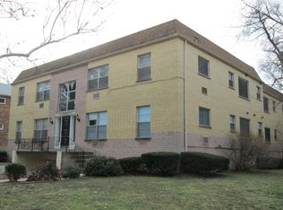 7574 Buckingham Dr, Saint Louis, MO 63105