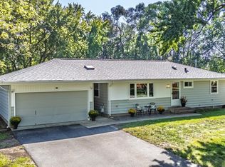 1913 86 1/2 St E, Bloomington, MN 55425