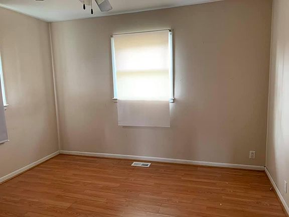 3rd image of 134 Daisy Ave
