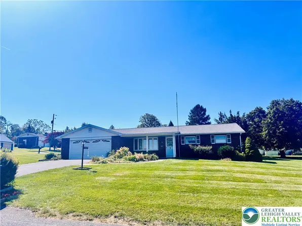 4080 Charles Rd, Emmaus, PA 18049