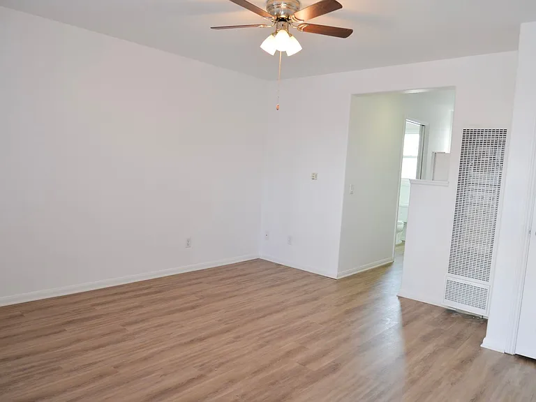 2601 S. El Camino Real — Photo 4
