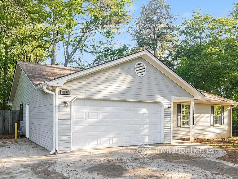 7855 Dogwood Way — Photo 3