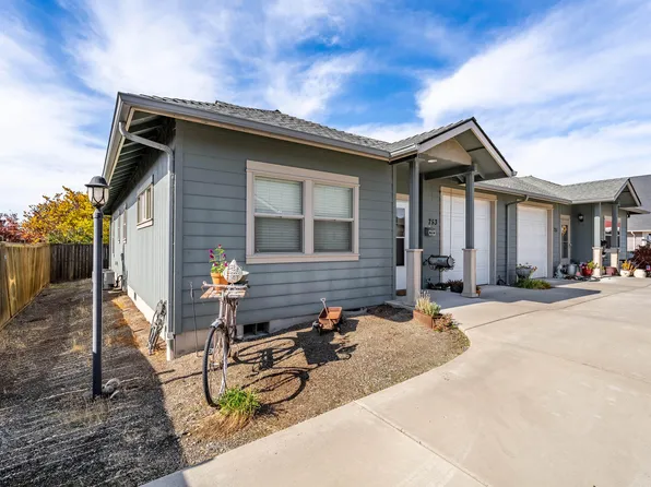 753 SW Kinsington Ct, Grants Pass, OR 97526