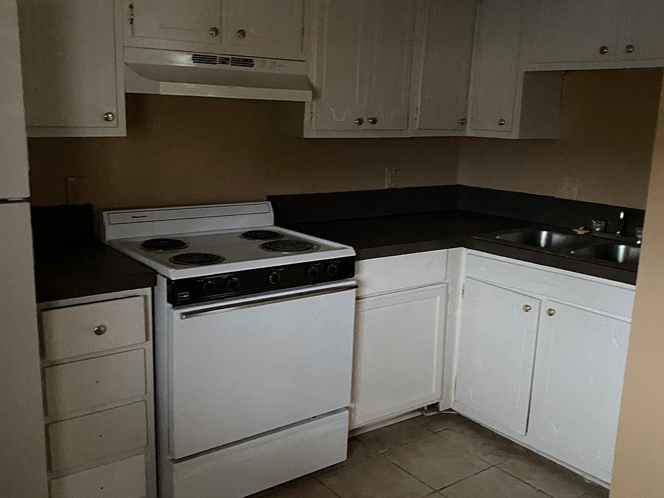 2nd image of 5810 Valley Dr