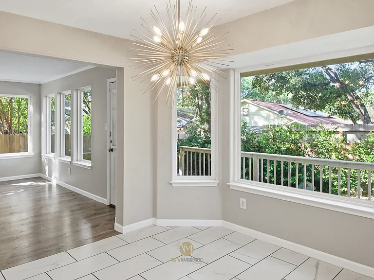 13811 Stone Hollow Dr — Photo 11