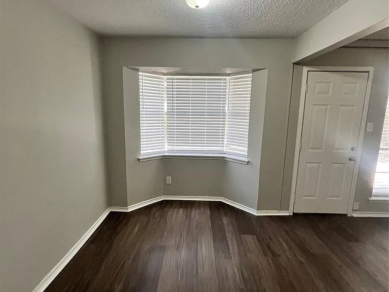 22318 Meadowgate Dr — Photo 18