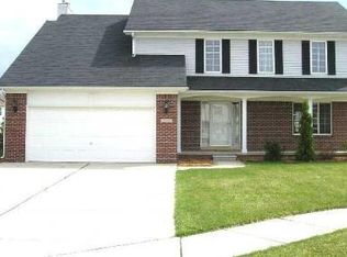 25025 Oak Ct, Flat Rock, MI 48134