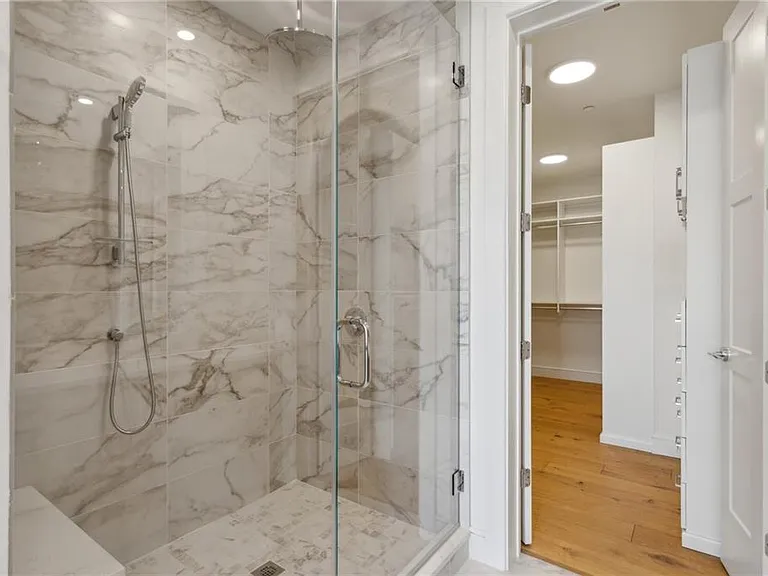 2425 Peachtree Rd NE #403 — Photo 22