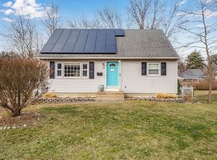 32 Aloha Dr, Enfield, CT 06082