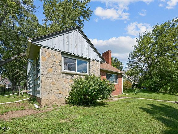 3rd image of 4130 Dorchester Dr