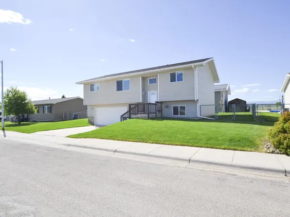 107 Sage Hen Dr, Lewistown, MT 59457