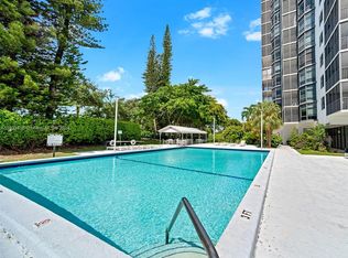 20100 W Country Club Dr APT 609, Aventura, FL 33180