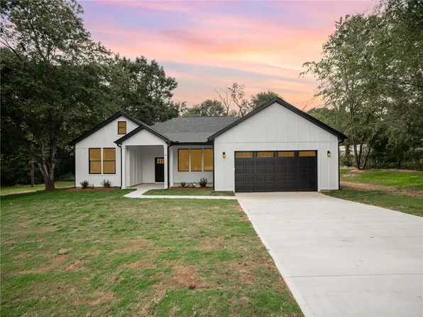 6 Gavin Pl, Taylors, SC 29687