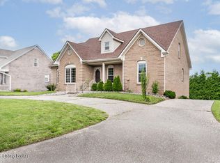 10305 Old Altar Ct, Louisville, KY 40291