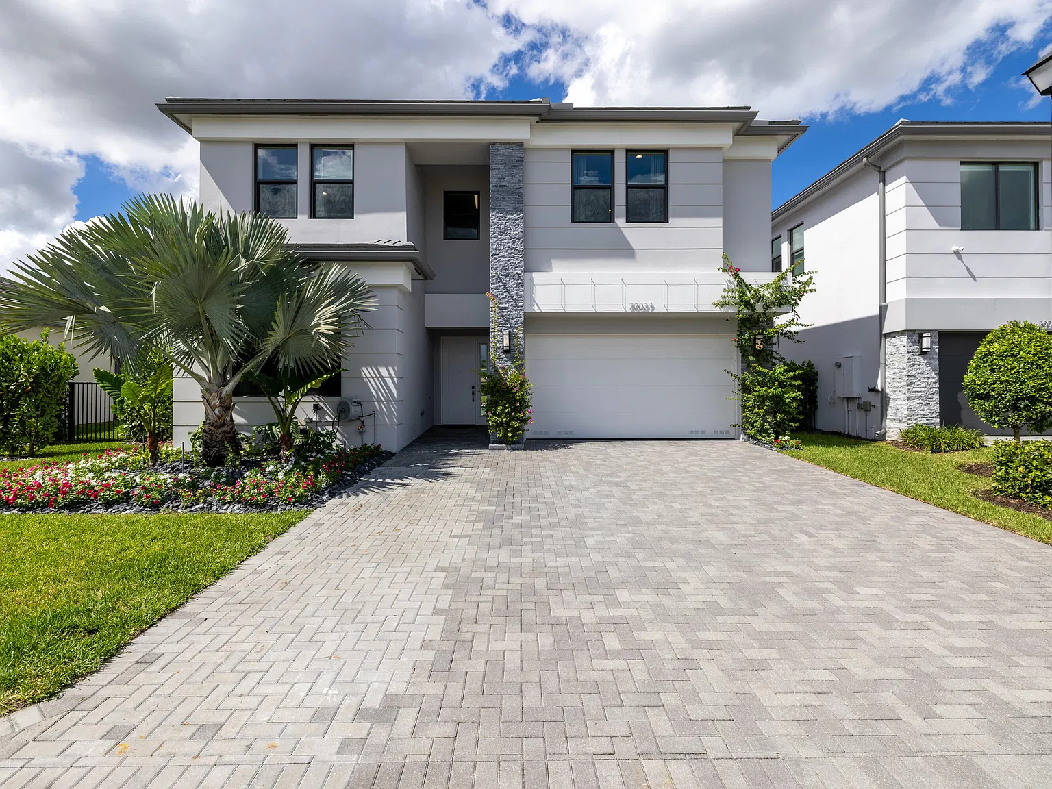 5 bed, 7.0 bath, 4605 sqft, $15,000 — Photo 1
