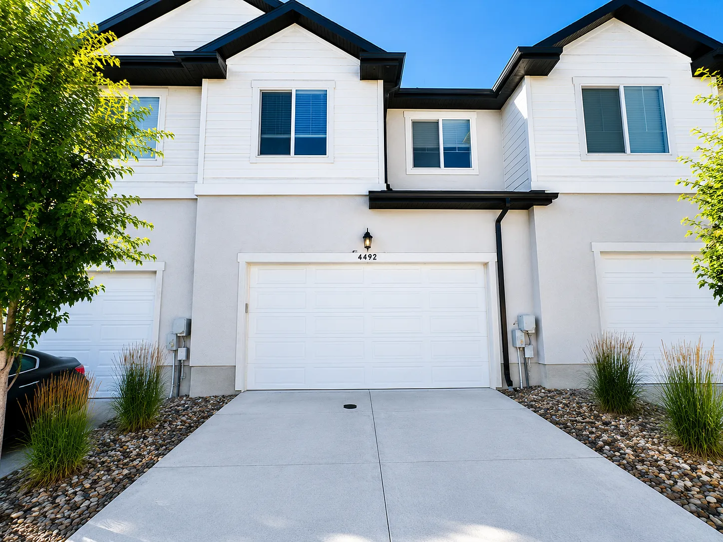 3 bed, 2.5 bath, 2420 sqft, $2,199 — Photo 2