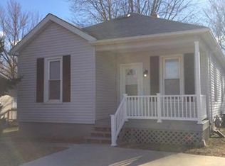 231 Flora Ave, Godfrey, IL 62035