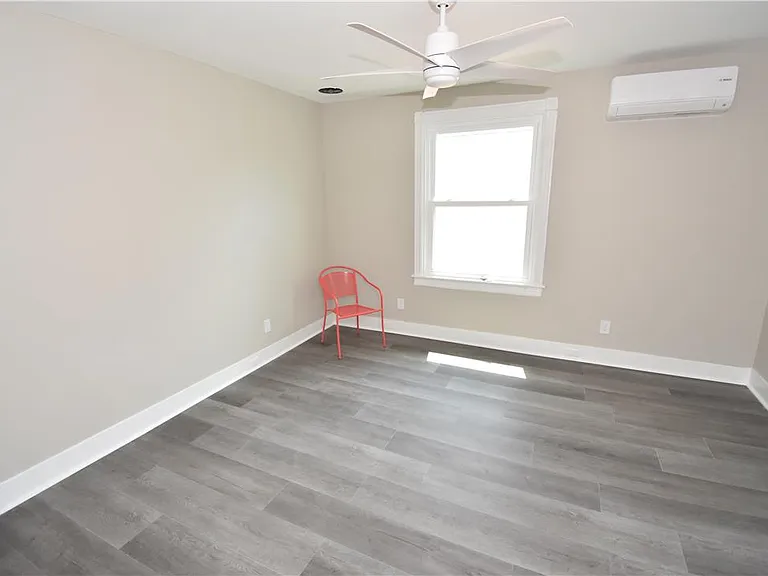 219 W Burke St #2 — Photo 8