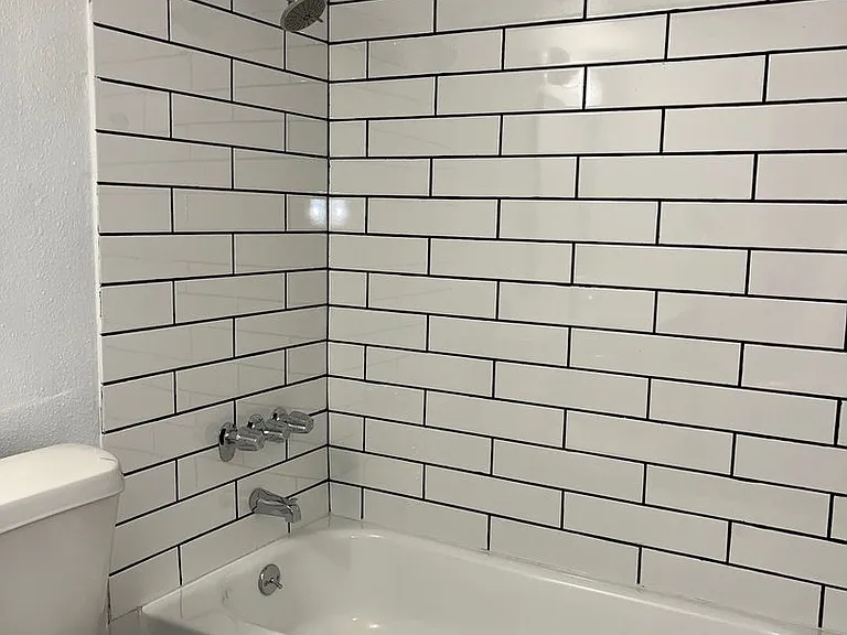 St. Edwards Place Apartments — Photo 45