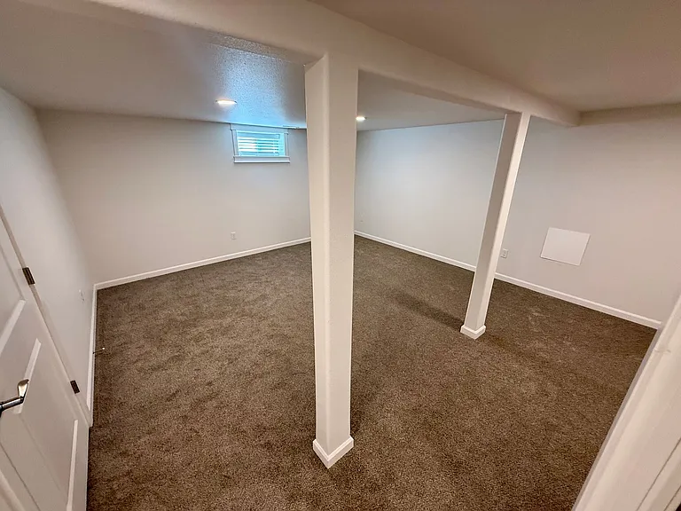 1329 Elm St — Photo 41