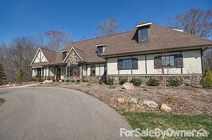 2nd image of 15611 River Woods