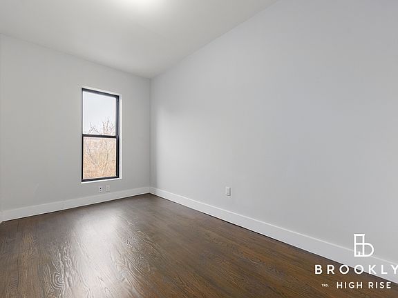 4th image of 320 Macdougal St #2H