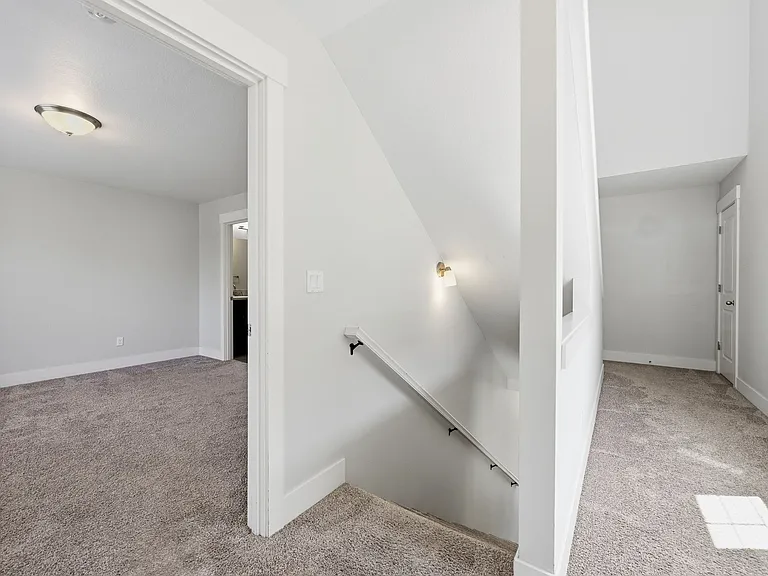 1068 SE Leonel Ln — Photo 17