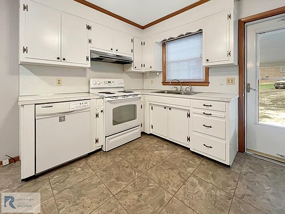 5th image of 4385 Mount View Rd