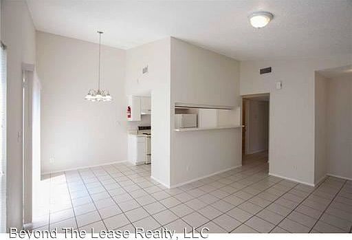 4th image of 919 Fieldwood Dr #A