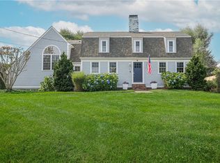 81 Ashurst Ave, Middletown, RI 02842