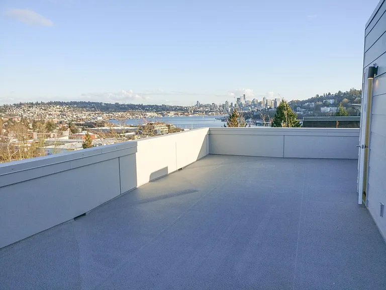 3810 Whitman Ave N — Photo 22
