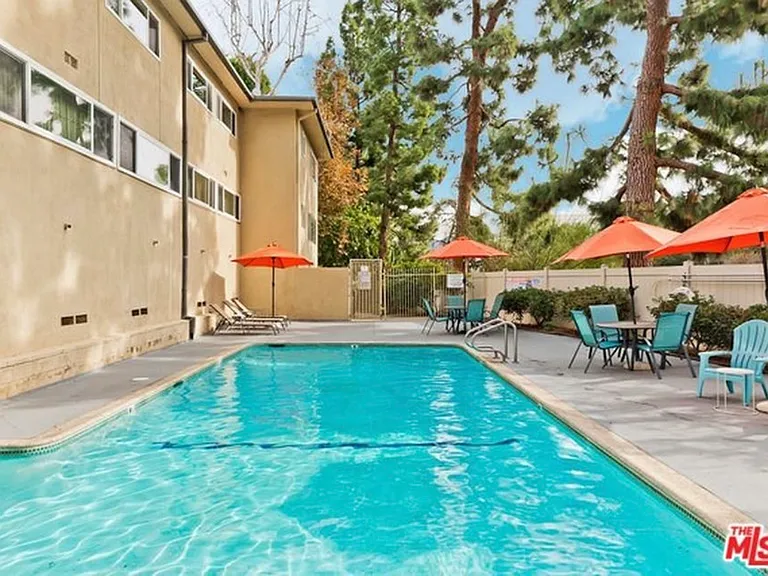 11138 Aqua Vista St #109 — Photo 2