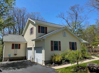 27 Red Coat Ln, Mountain Top, PA 18707