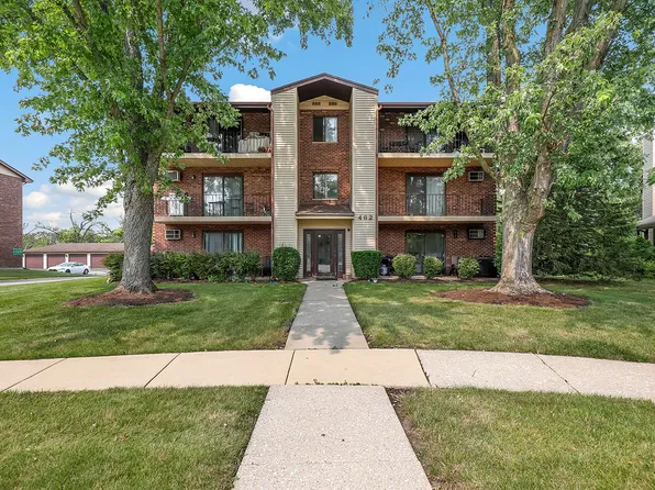 462 Valley Dr APT 100, Naperville, IL 60563