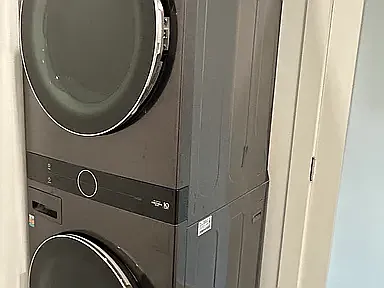 Stacked washer/dryer