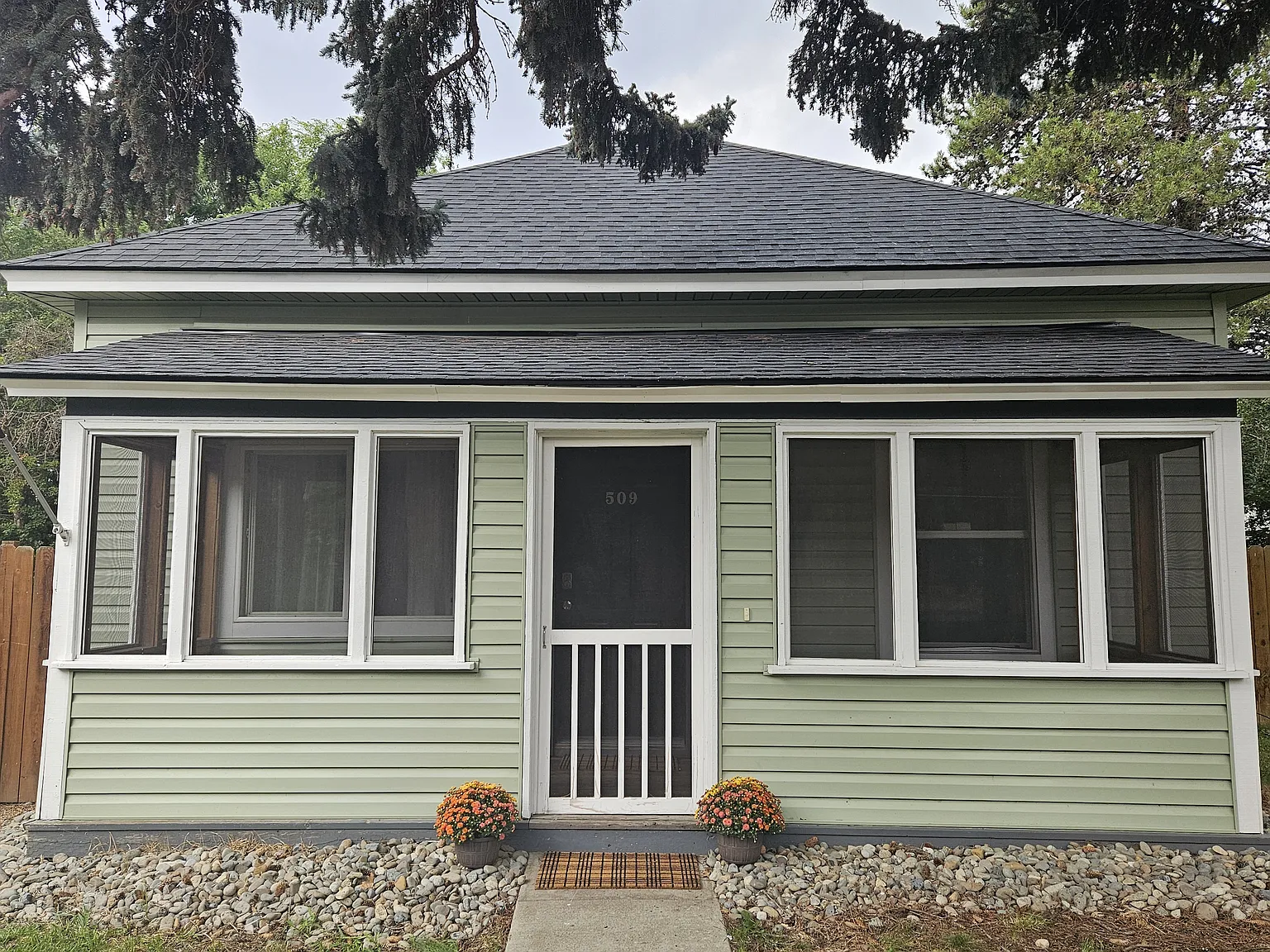 2 bed, 1179 sqft, $1,696 — Photo 2
