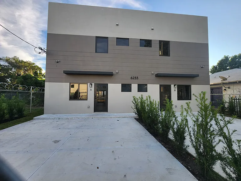 6233 NW 20th Ave #B — Photo 1