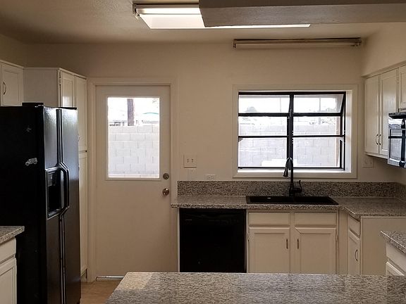 2nd image of 963 W Inglewood St
