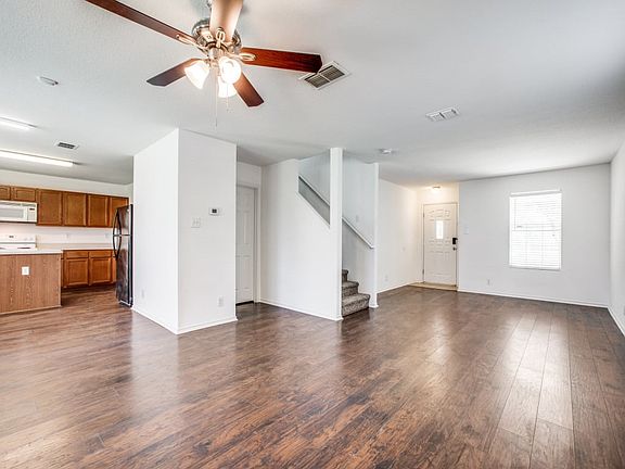 4th image of 7843 Oakdale Park