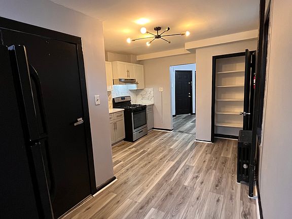 2nd image of 144 Clendenny Ave APT 2L