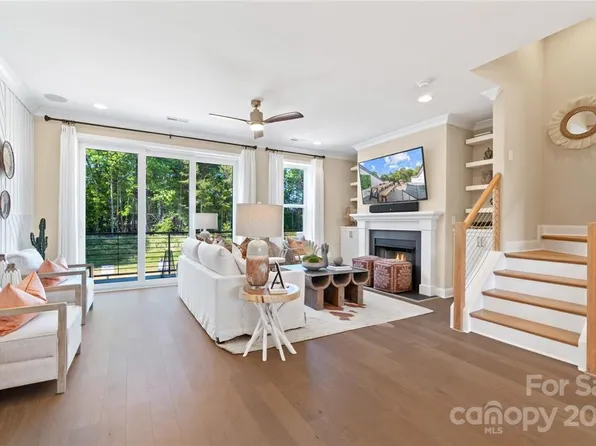 6036 Towering Oaks Dr, Charlotte, NC 28205