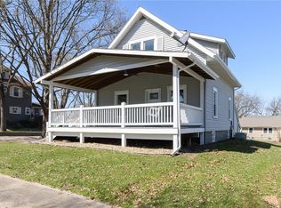 221 2nd St, Atkins, IA 52206