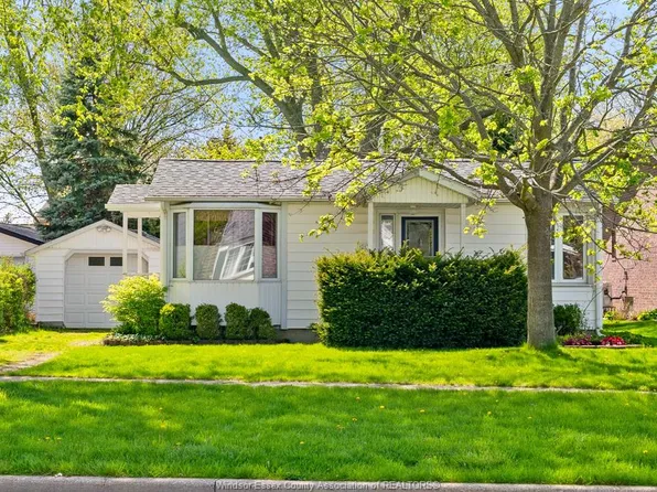 253 Saint Pierre St, Tecumseh, ON N8N 1Z1