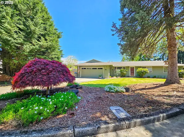 8950 SW Pinebrook Ct, Tigard, OR 97224